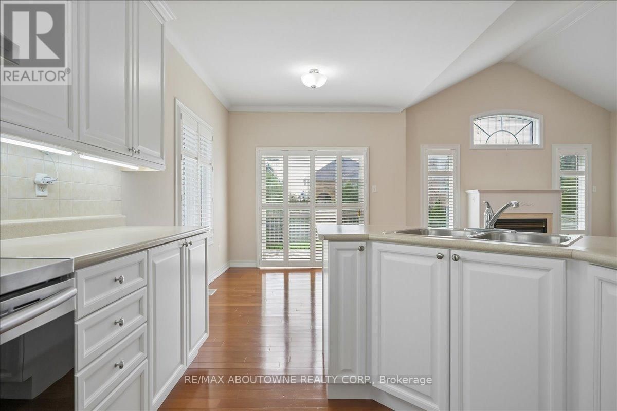 2348 TESLA CRESCENT Image 30