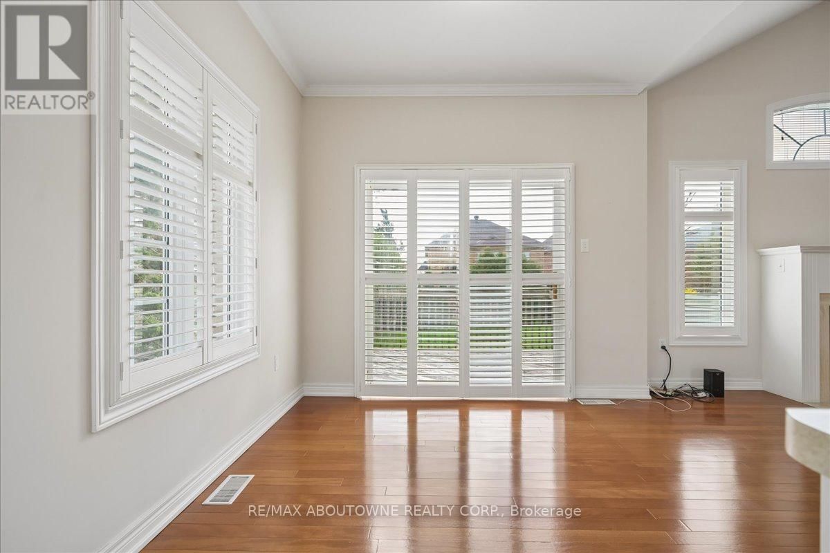 2348 TESLA CRESCENT Image 31