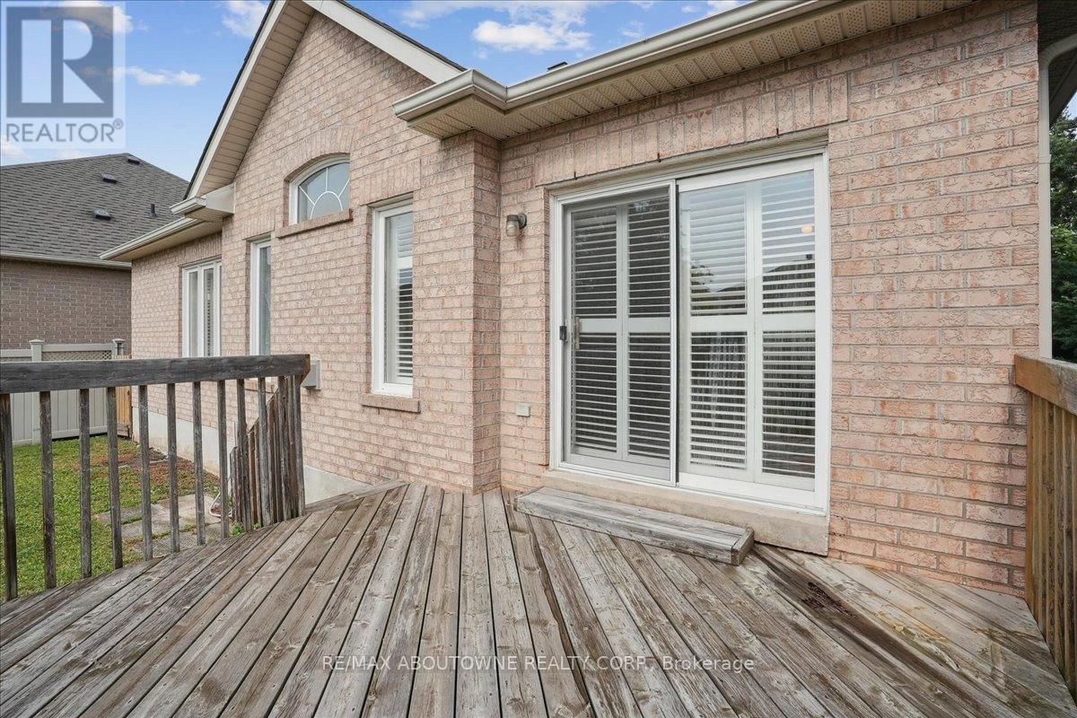 2348 TESLA CRESCENT Image 37