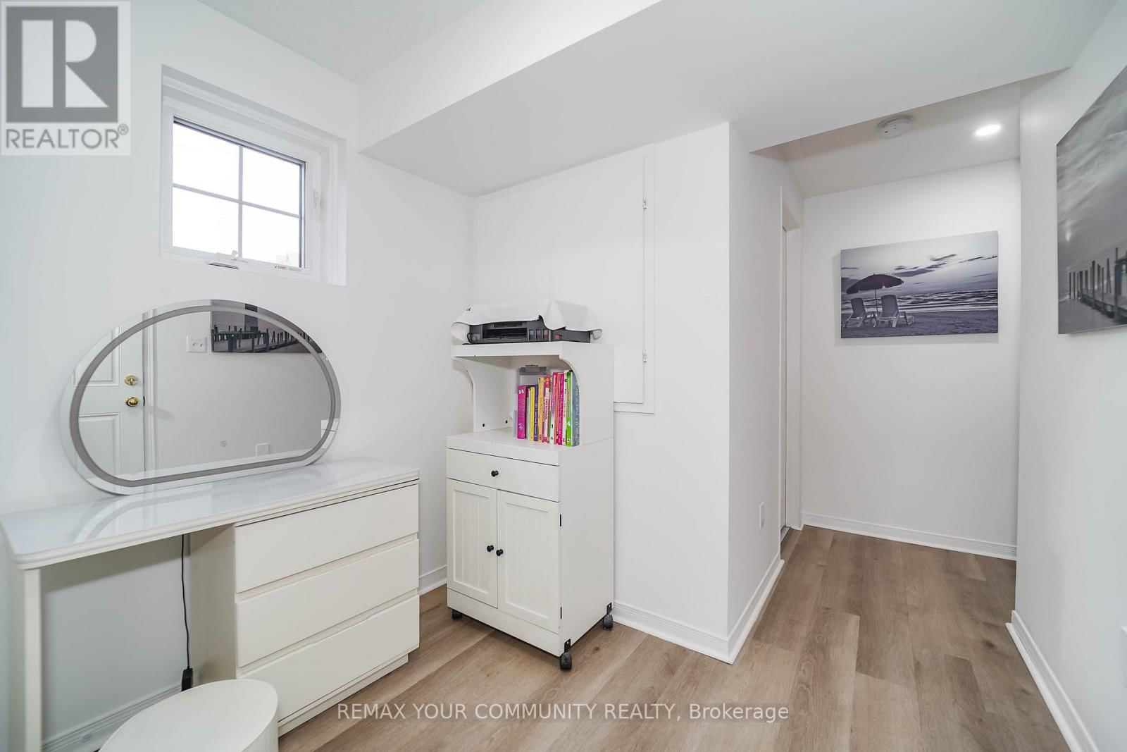 10 TED WRAY CIRCLE Image 14