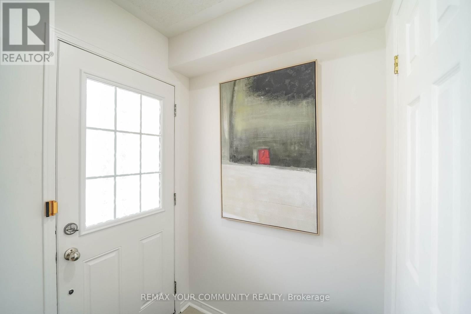 10 TED WRAY CIRCLE Image 2