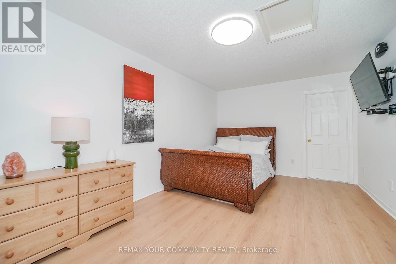 10 TED WRAY CIRCLE Image 26