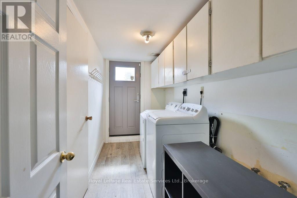 1486 HIXON STREET Image 32