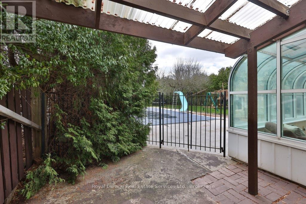 1486 HIXON STREET Image 37