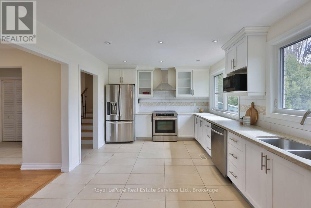 1486 HIXON STREET Image 7