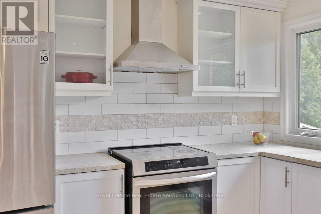 1486 HIXON STREET Image 9