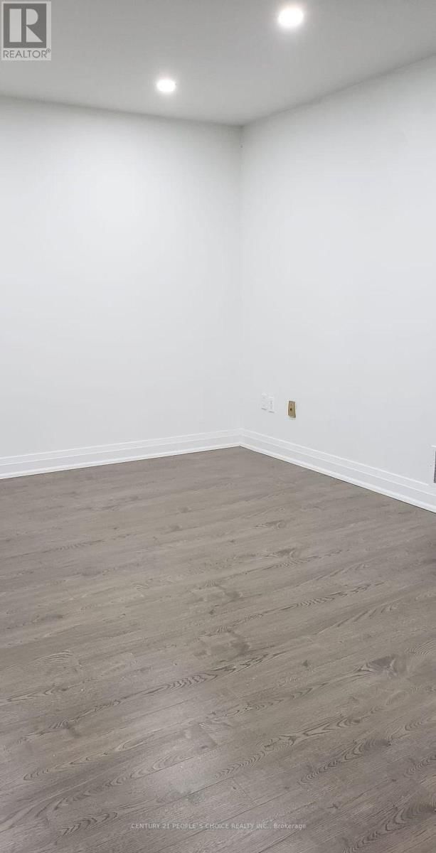 56 - 2014 MARTIN GROVE ROAD Image 12