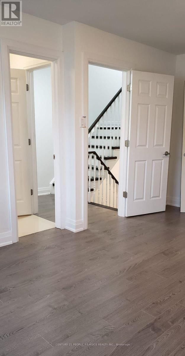 56 - 2014 MARTIN GROVE ROAD Image 15