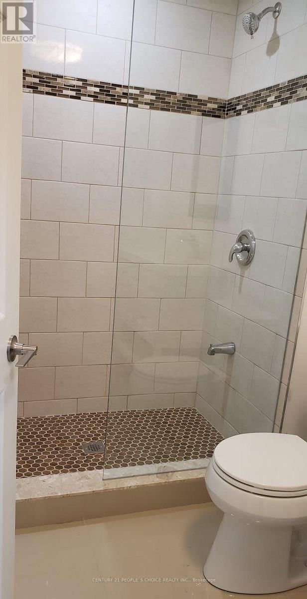 56 - 2014 MARTIN GROVE ROAD Image 17