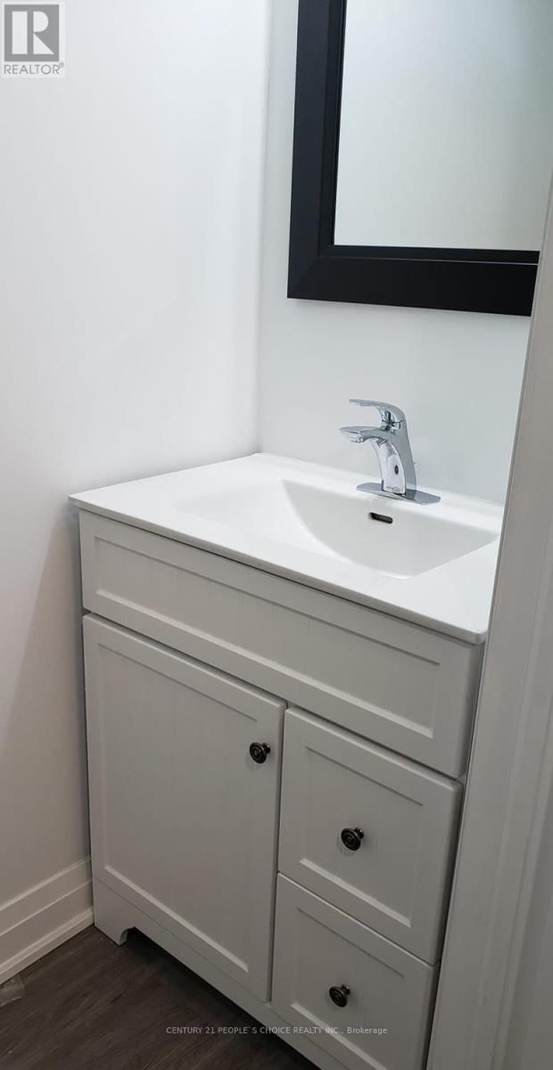 56 - 2014 MARTIN GROVE ROAD Image 19