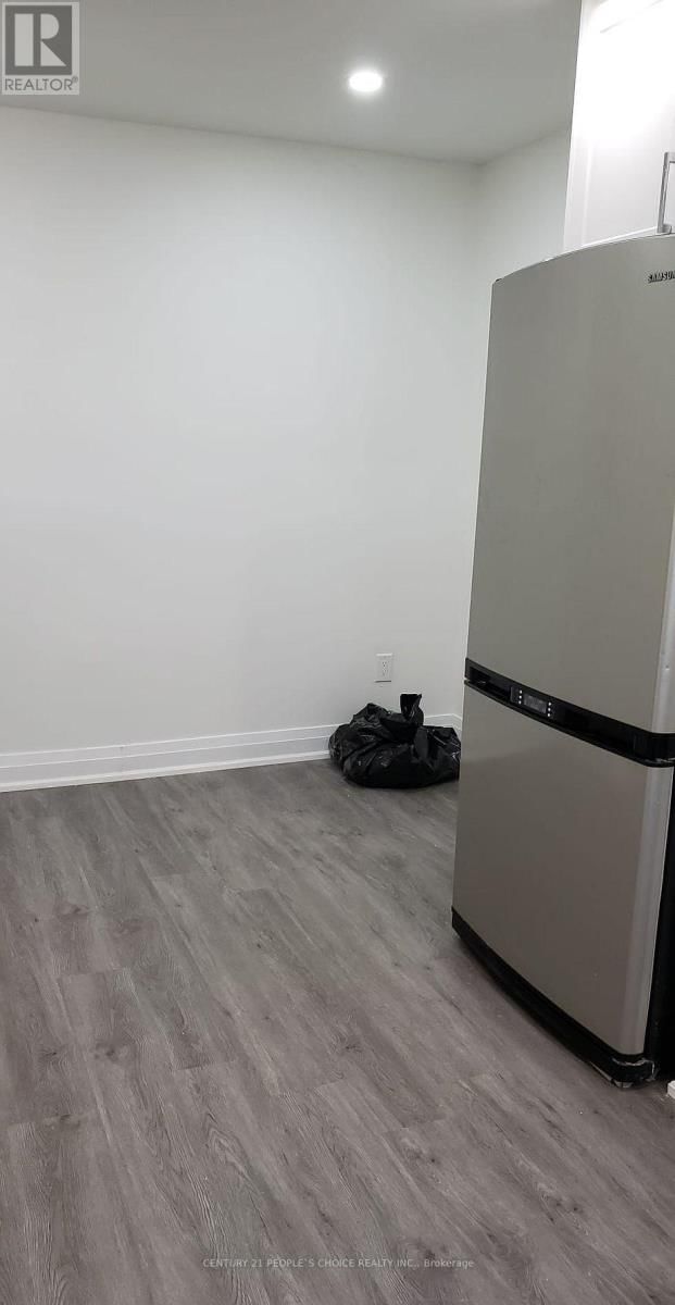 56 - 2014 MARTIN GROVE ROAD Image 6