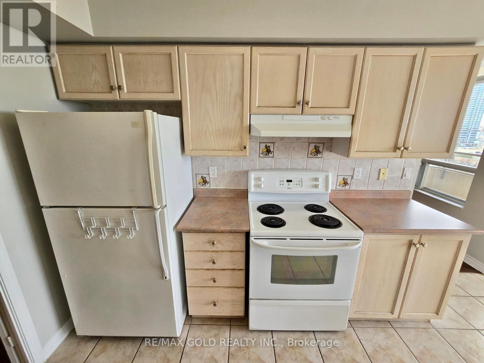 1505 - 35 KINGSBRIDGE GARDEN CIRCLE Image 12