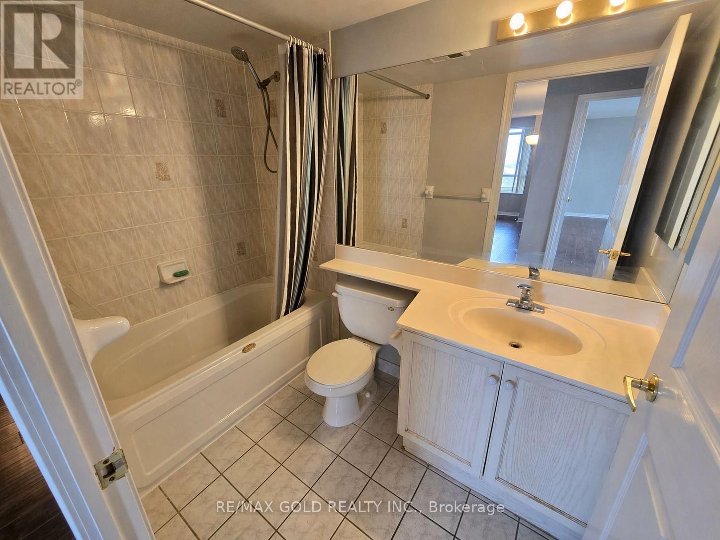 1505 - 35 KINGSBRIDGE GARDEN CIRCLE Image 22