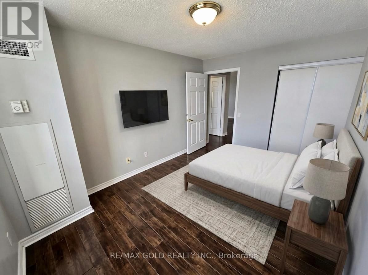 1505 - 35 KINGSBRIDGE GARDEN CIRCLE Image 24