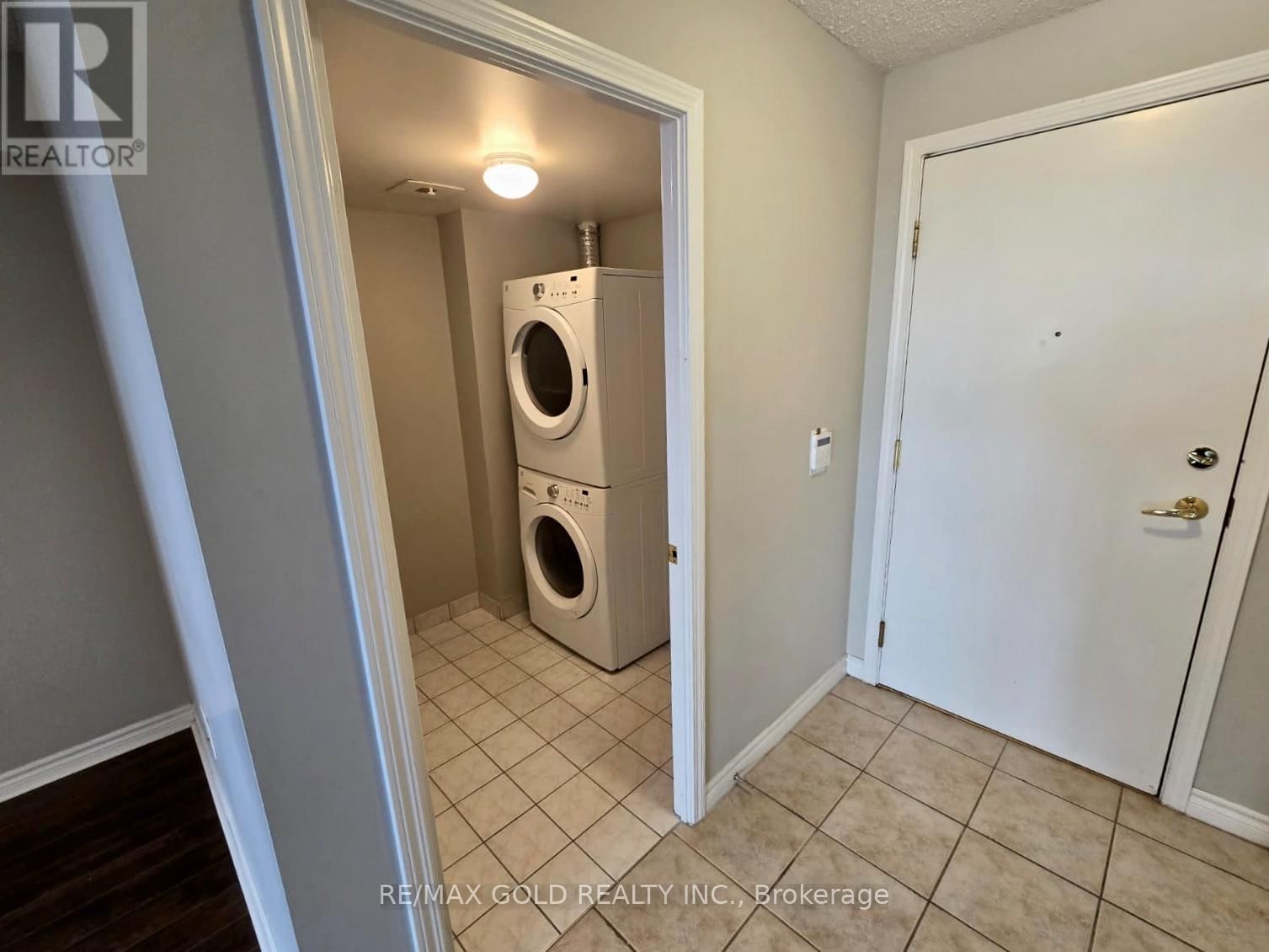 1505 - 35 KINGSBRIDGE GARDEN CIRCLE Image 27