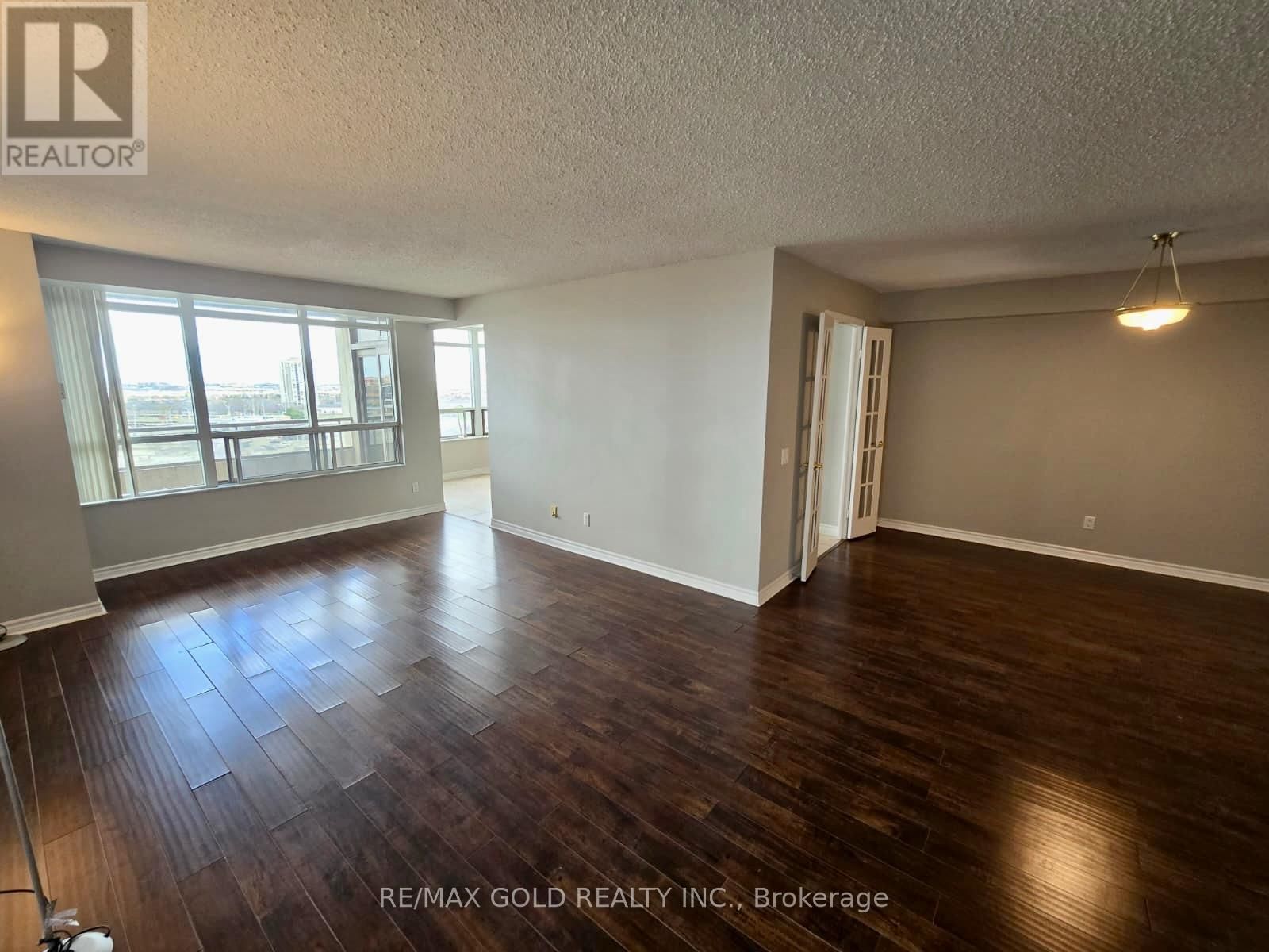 1505 - 35 KINGSBRIDGE GARDEN CIRCLE Image 9