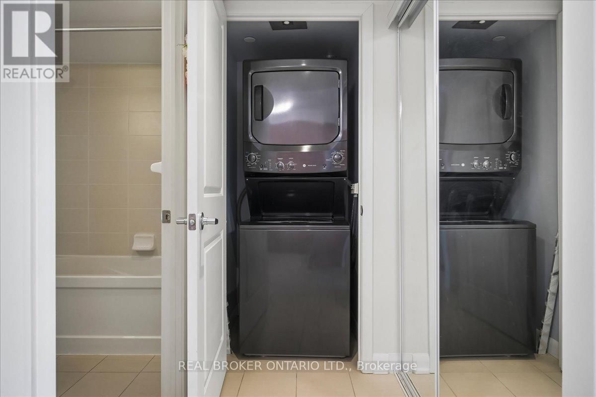 1704 - 205 SHERWAY GARDENS ROAD Image 11