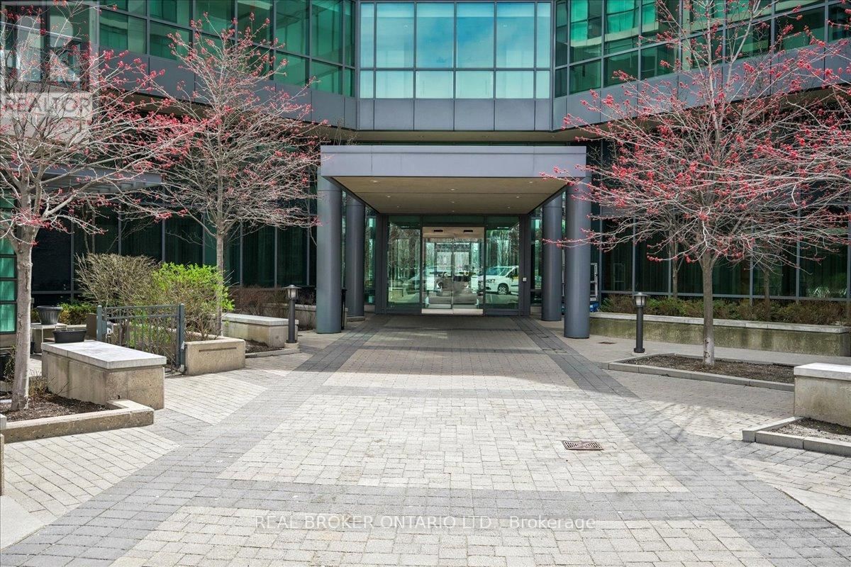 1704 - 205 SHERWAY GARDENS ROAD Image 3