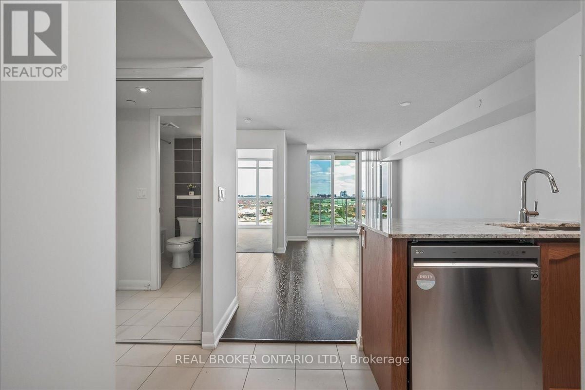 1704 - 205 SHERWAY GARDENS ROAD Image 5