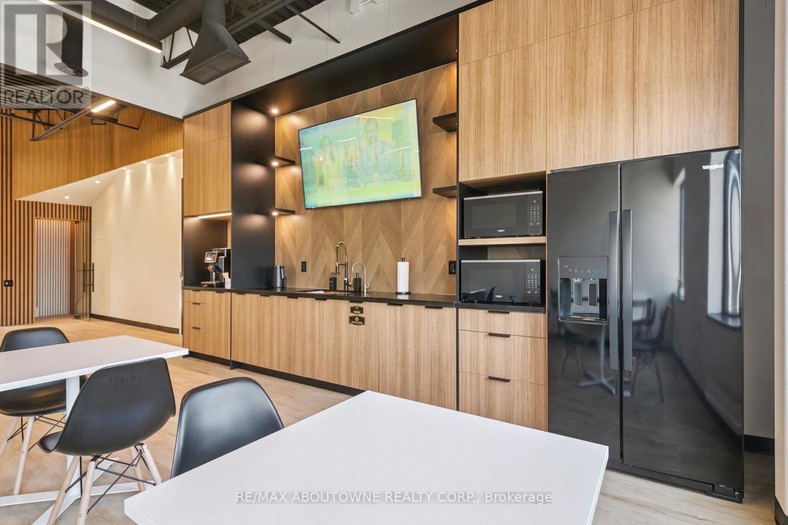 211-B - 320 MATHESON BOULEVARD WEST Image 13