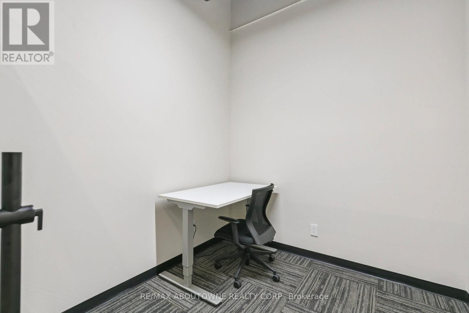 211-B - 320 MATHESON BOULEVARD WEST Image 24