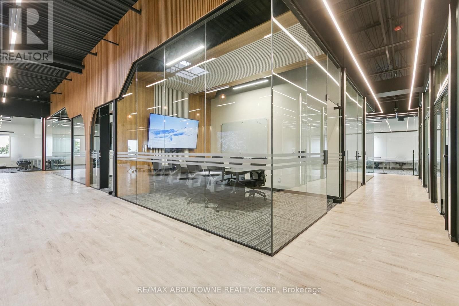 211-B - 320 MATHESON BOULEVARD WEST Image 32