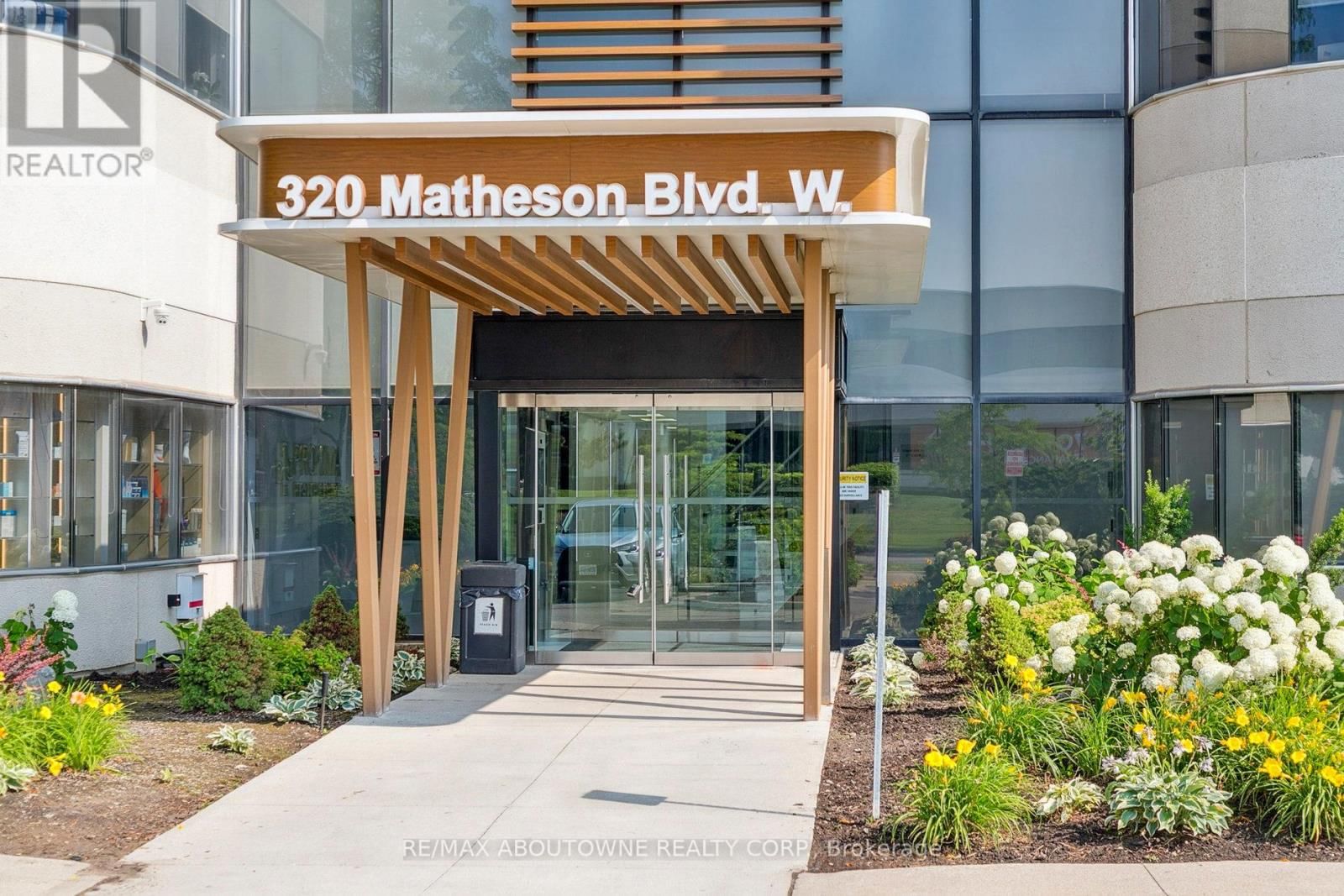 211-B - 320 MATHESON BOULEVARD WEST Image 39