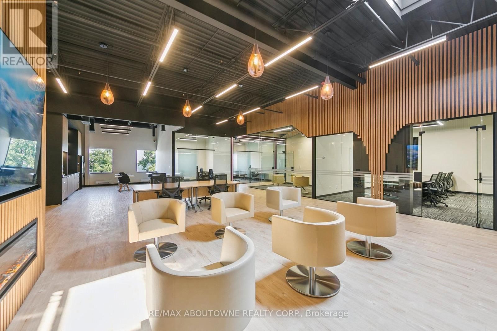 211-B - 320 MATHESON BOULEVARD WEST Image 9