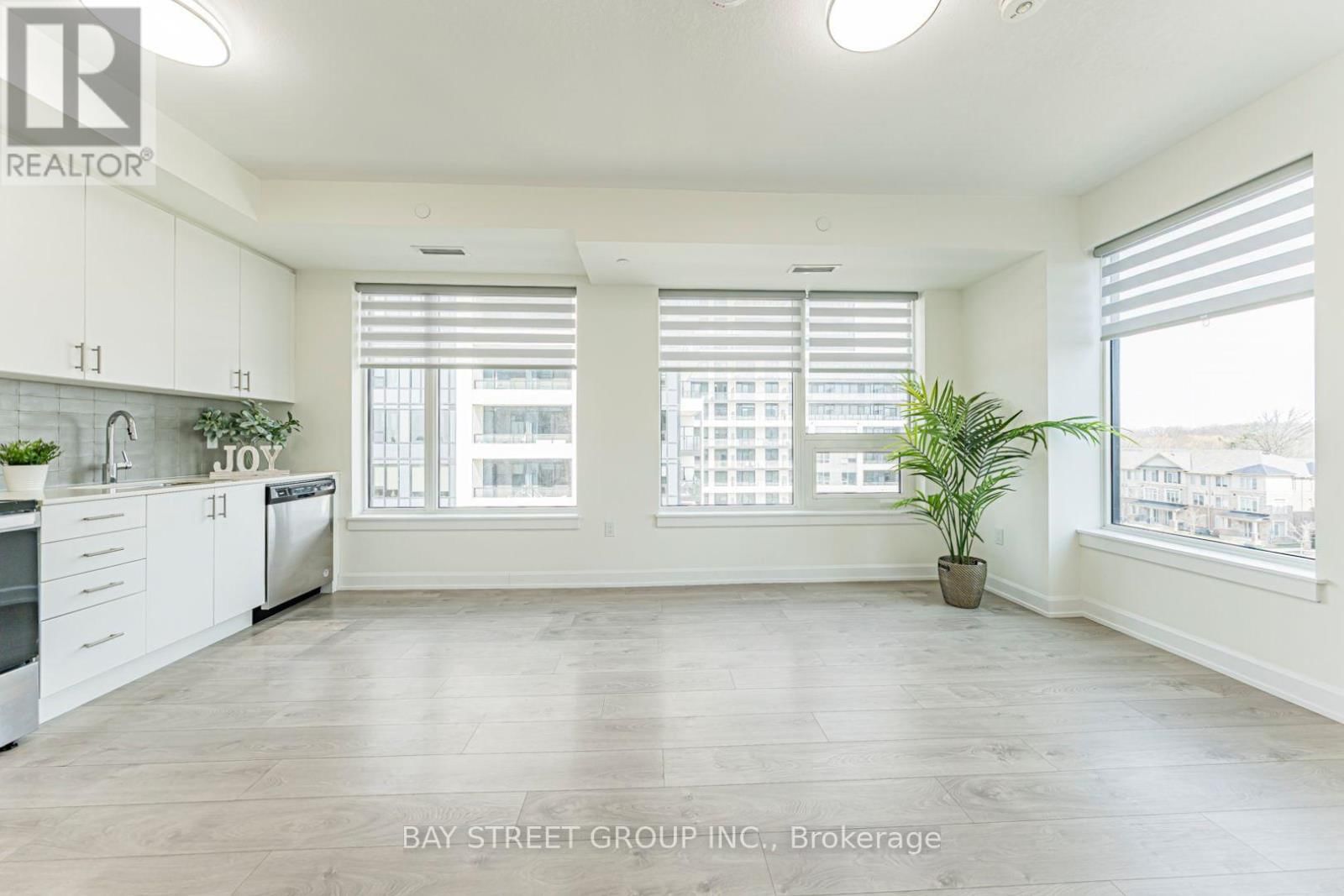 524 - 3200 WILLIAM COLTSON AVENUE Image 18