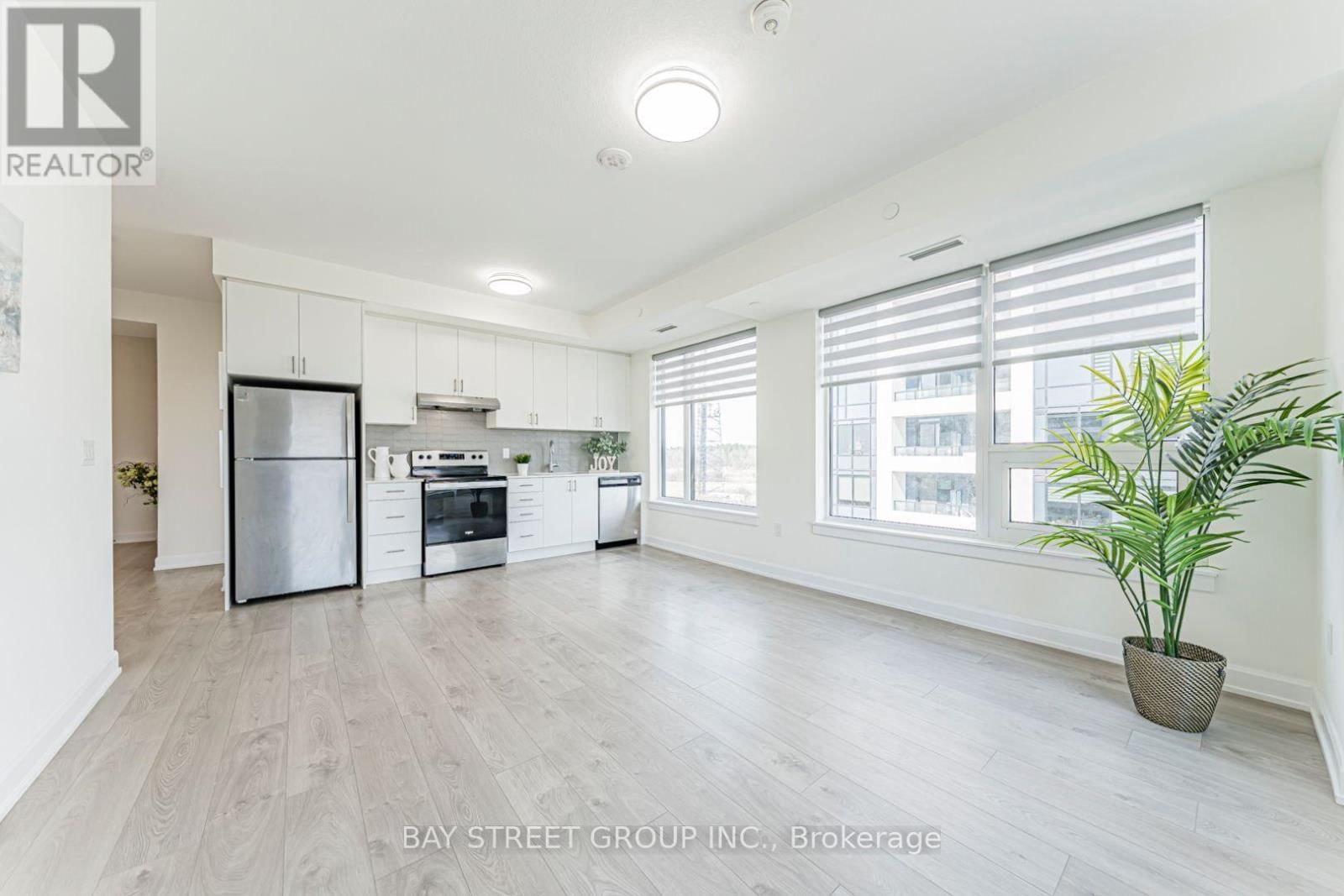 524 - 3200 WILLIAM COLTSON AVENUE Image 3