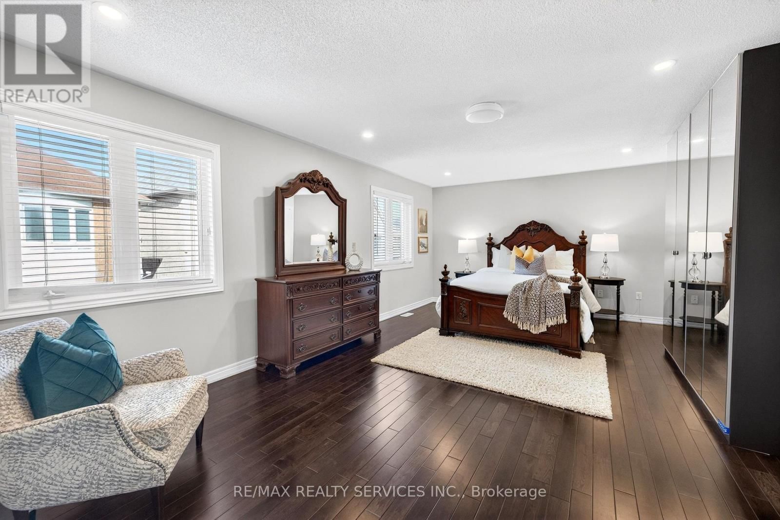 5 PILLAR ROAD Image 26