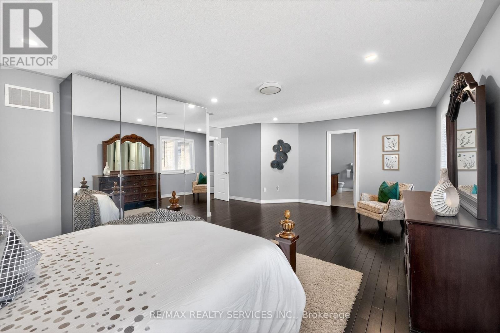 5 PILLAR ROAD Image 27