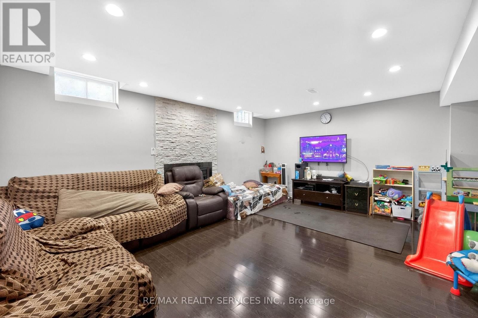 5 PILLAR ROAD Image 39