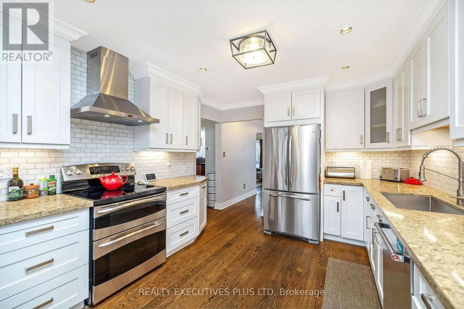 3099 HICKLING COURT Image 10