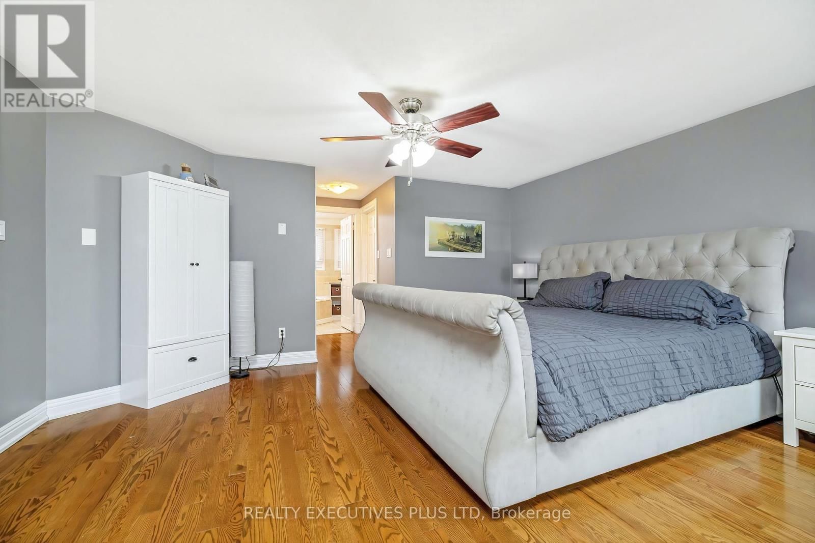 3099 HICKLING COURT Image 23