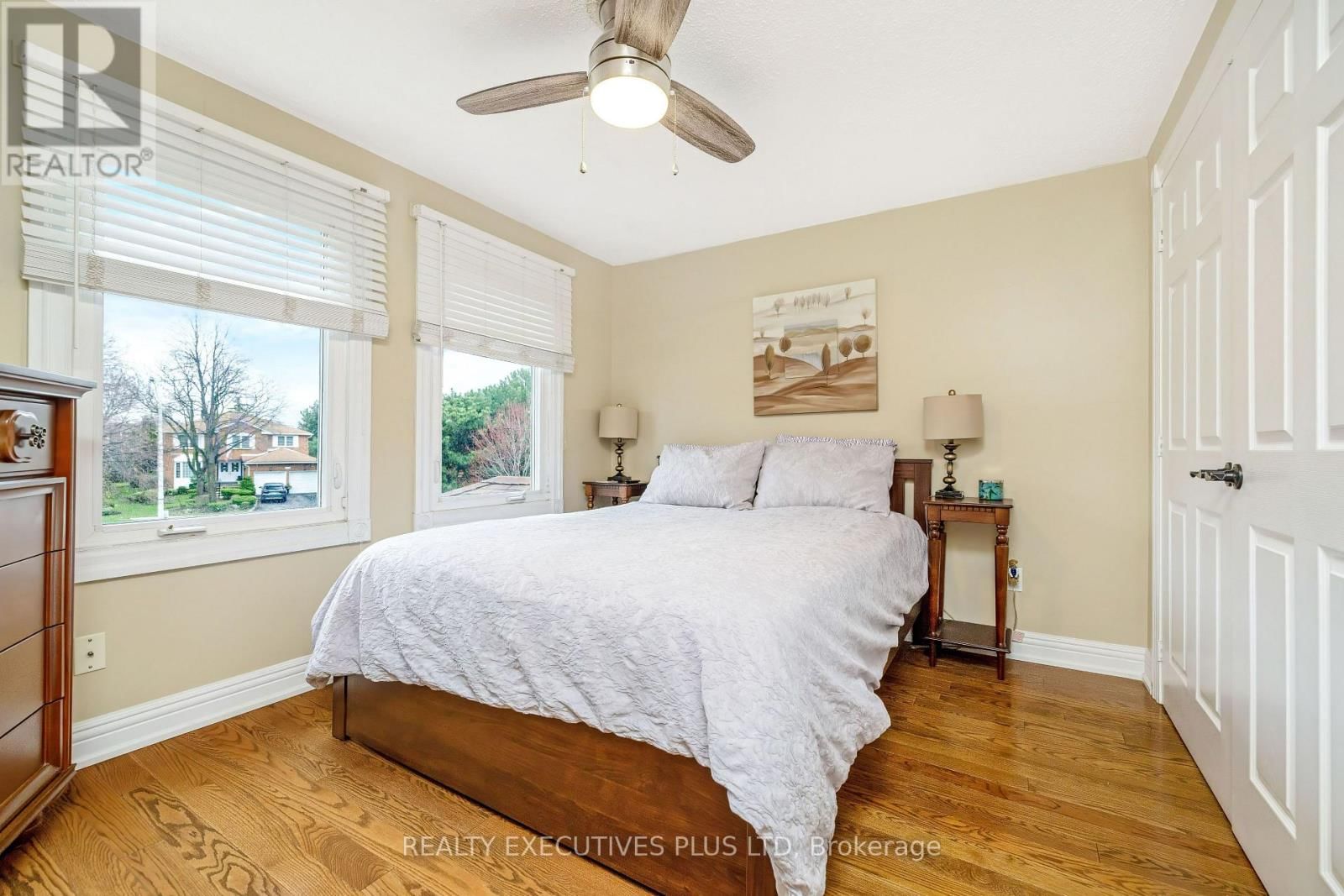 3099 HICKLING COURT Image 26