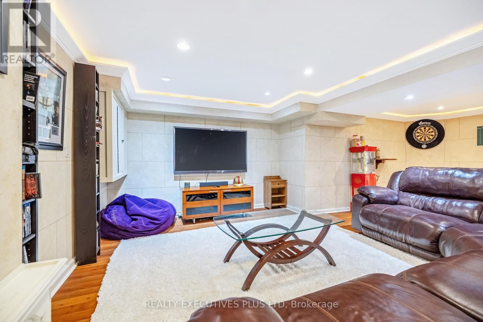 3099 HICKLING COURT Image 35