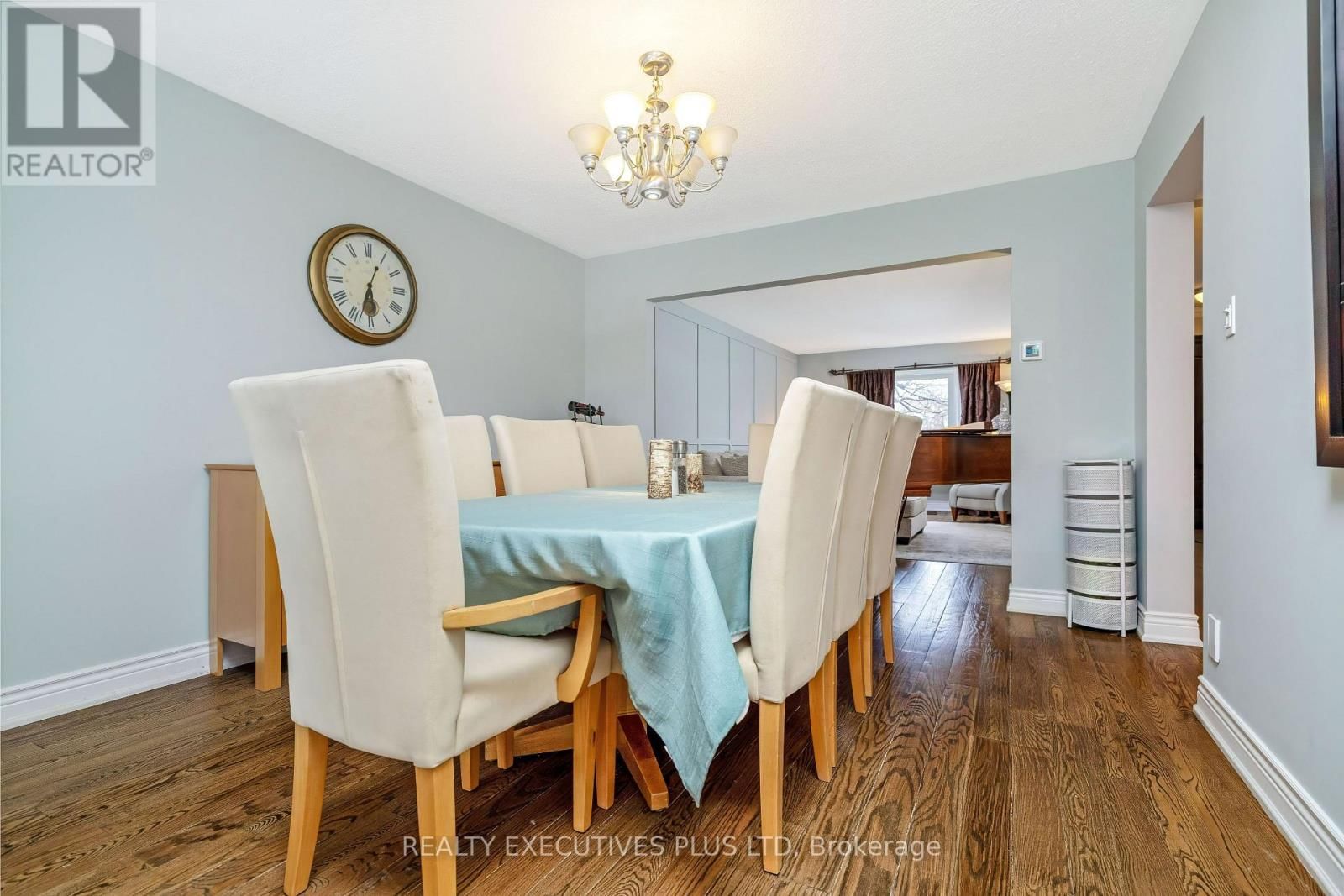 3099 HICKLING COURT Image 9