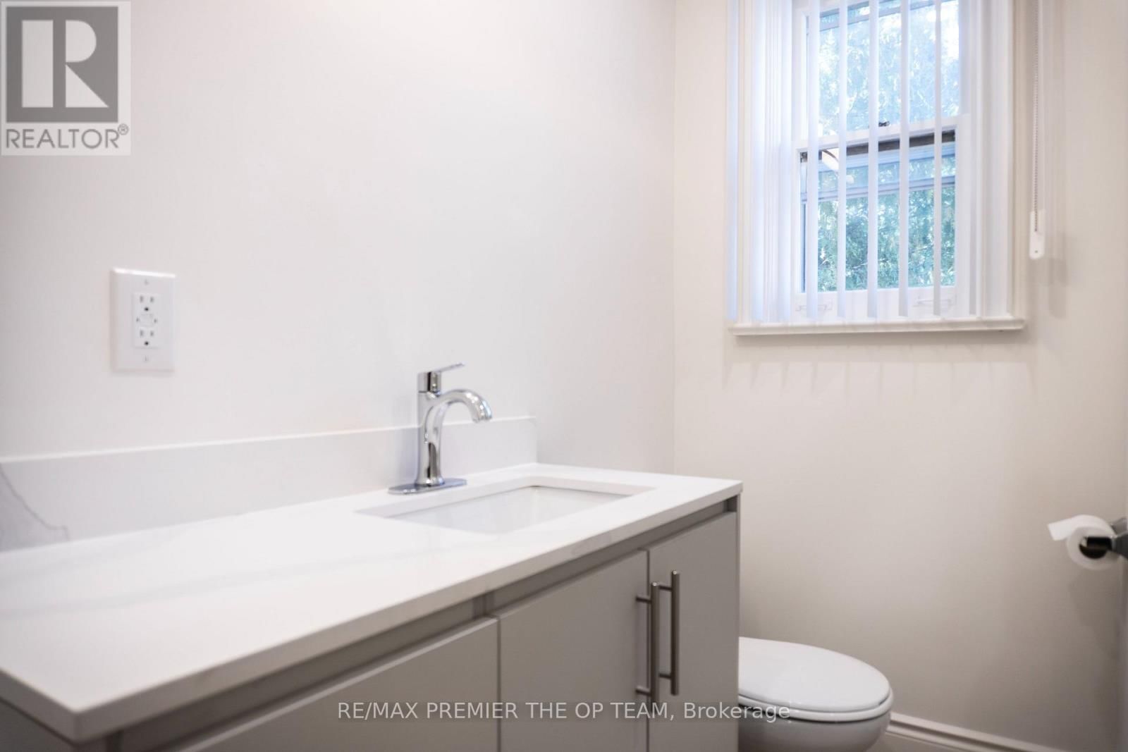 Upper - 148 MARTIN GROVE ROAD Image 13