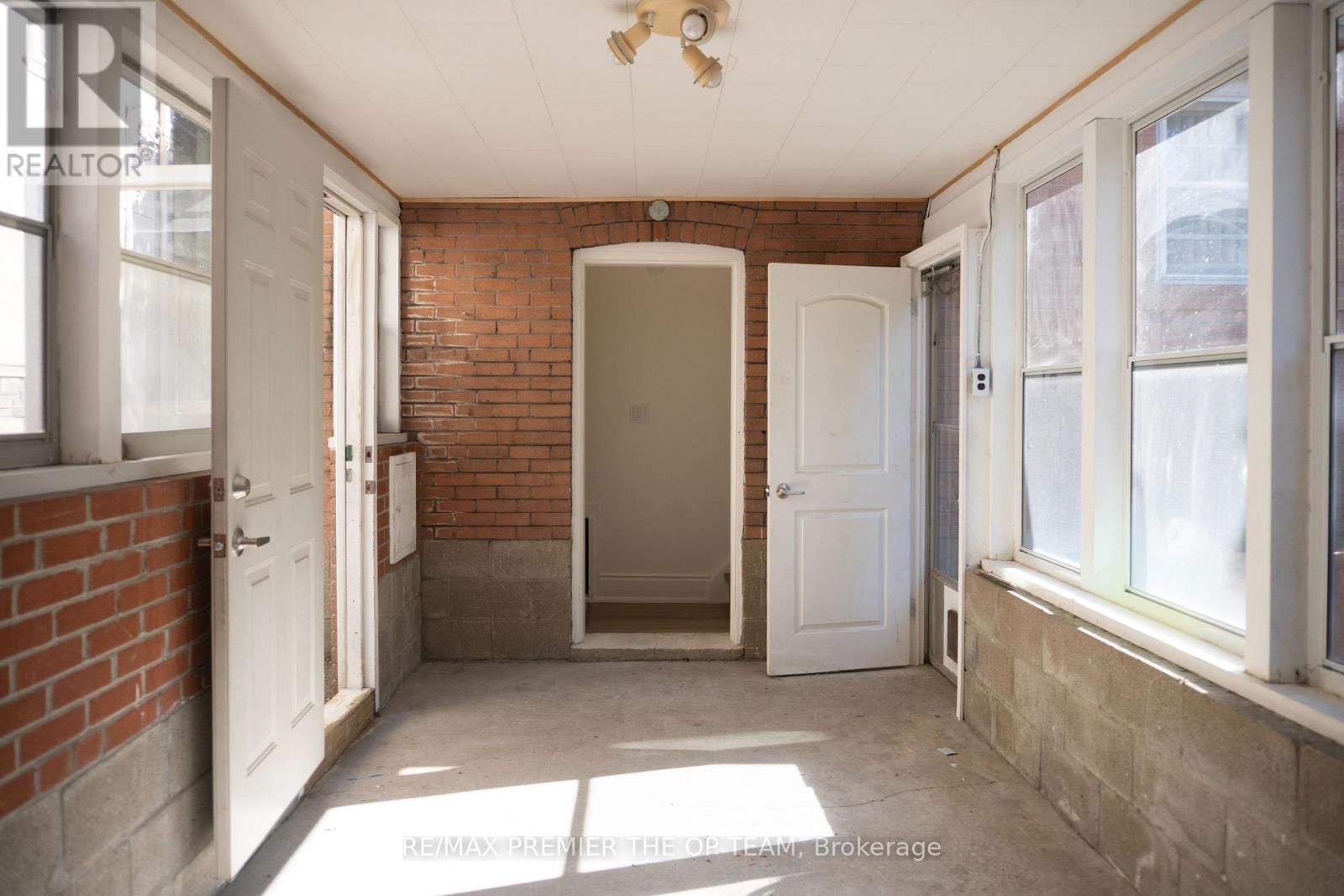 Upper - 148 MARTIN GROVE ROAD Image 18