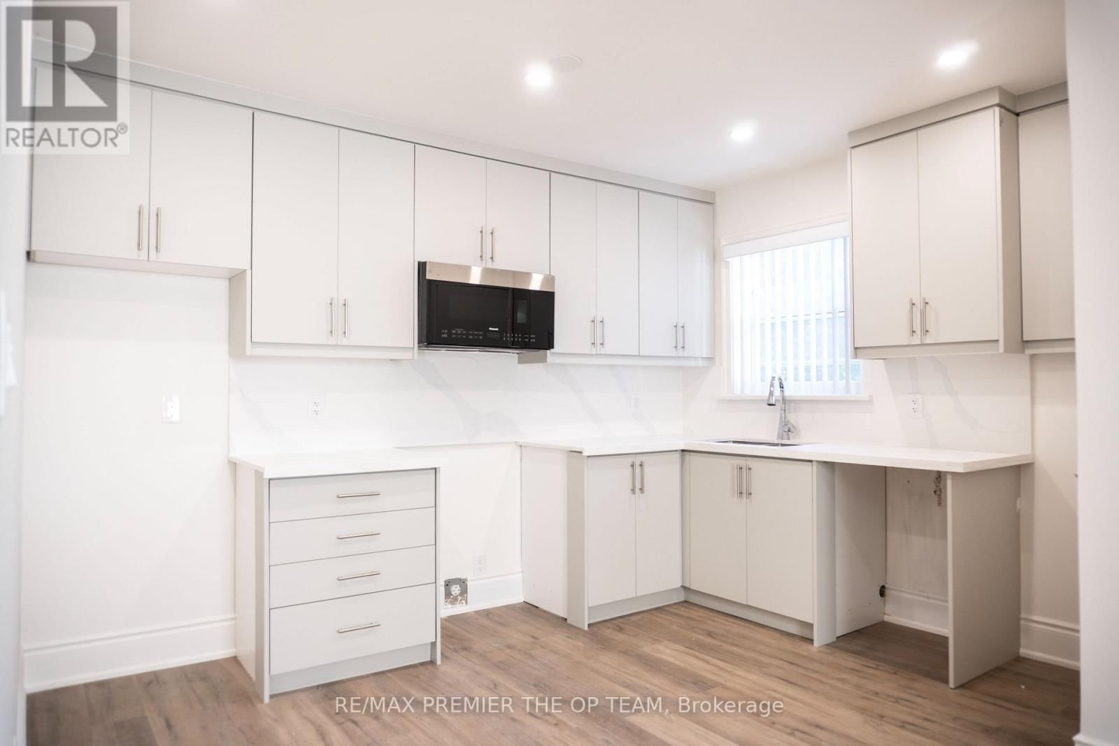 Upper - 148 MARTIN GROVE ROAD Image 3