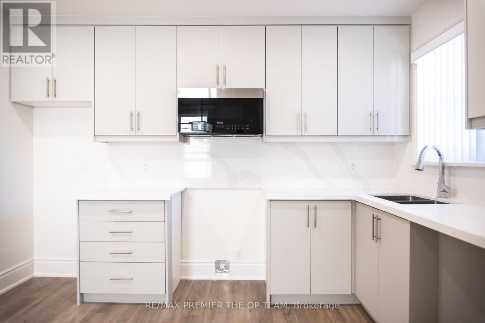 Upper - 148 MARTIN GROVE ROAD Image 4