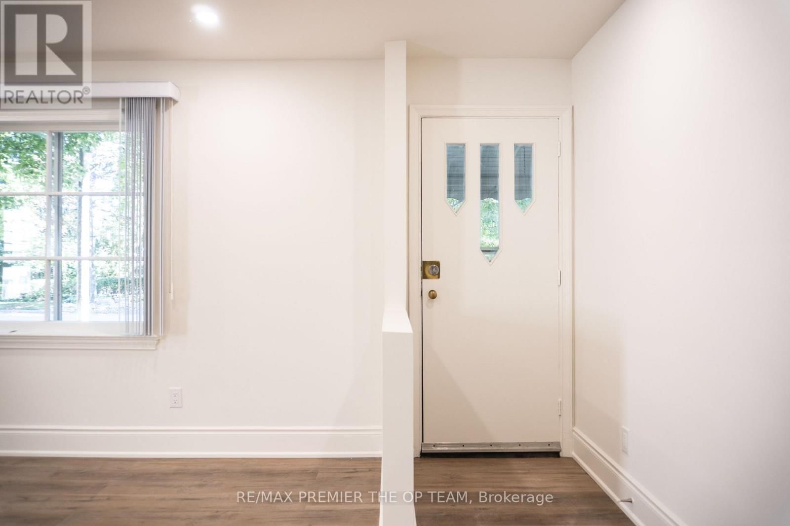 Upper - 148 MARTIN GROVE ROAD Image 8