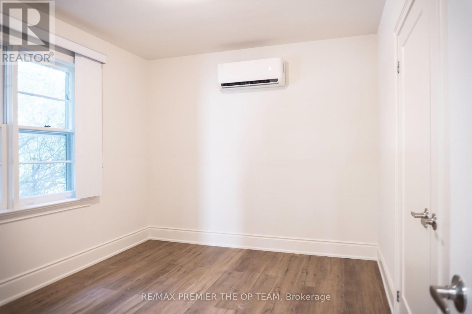 Upper - 148 MARTIN GROVE ROAD Image 9