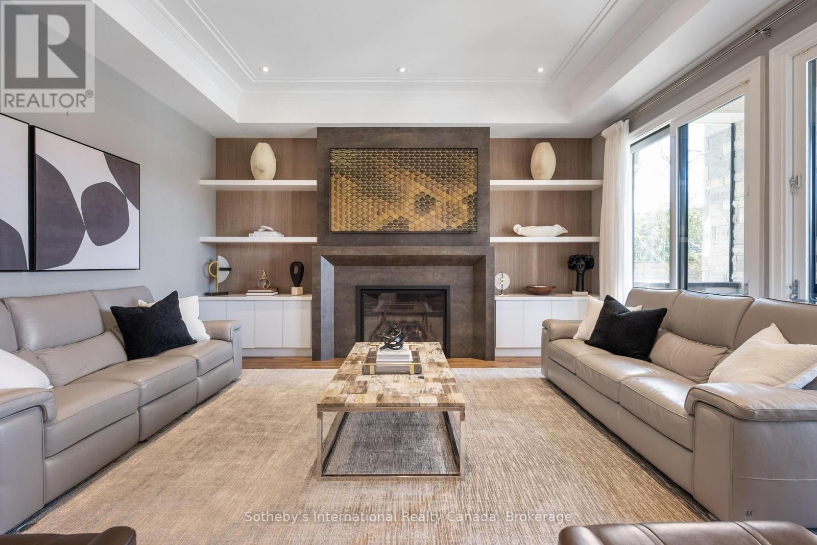 382 SANDHURST DRIVE Image 12