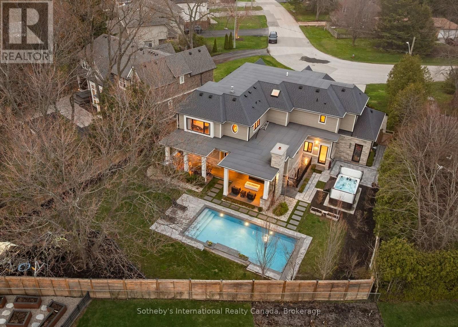 382 SANDHURST DRIVE Image 2