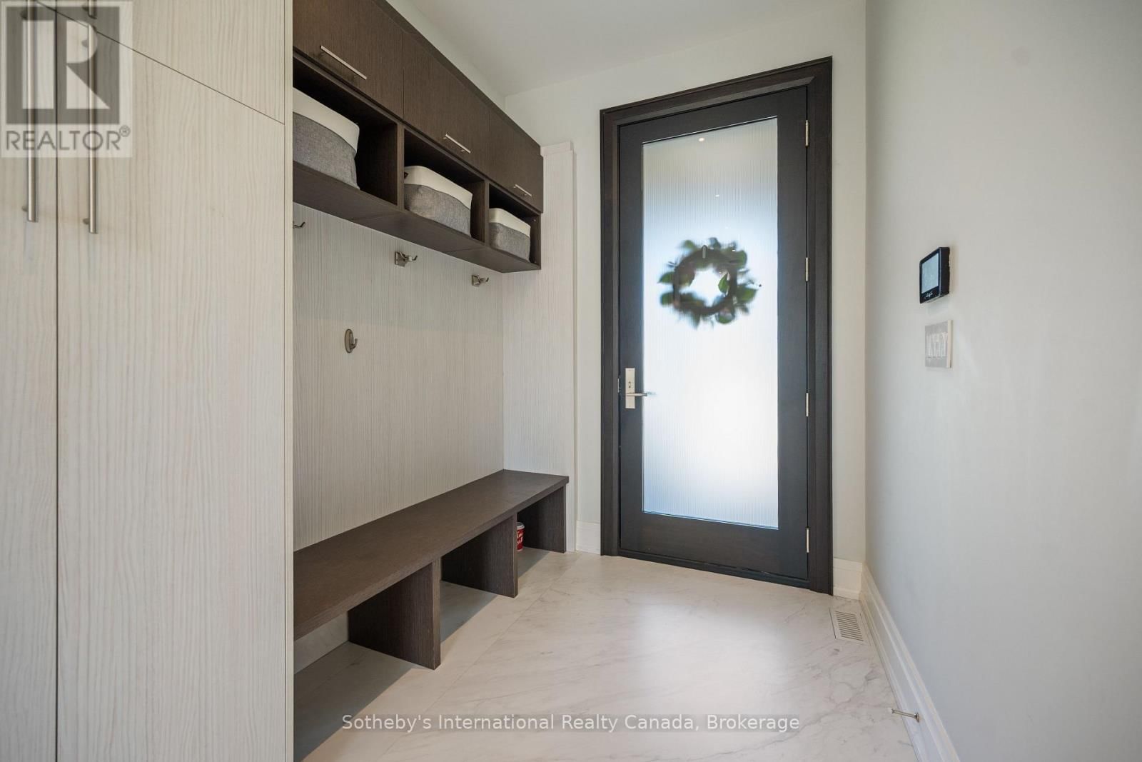 382 SANDHURST DRIVE Image 20