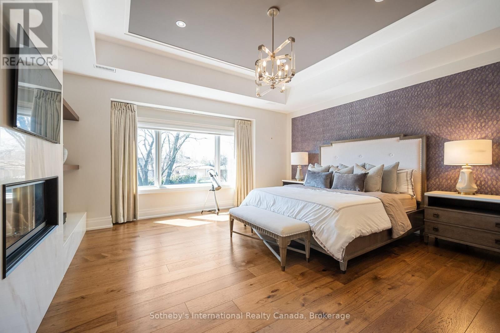 382 SANDHURST DRIVE Image 22