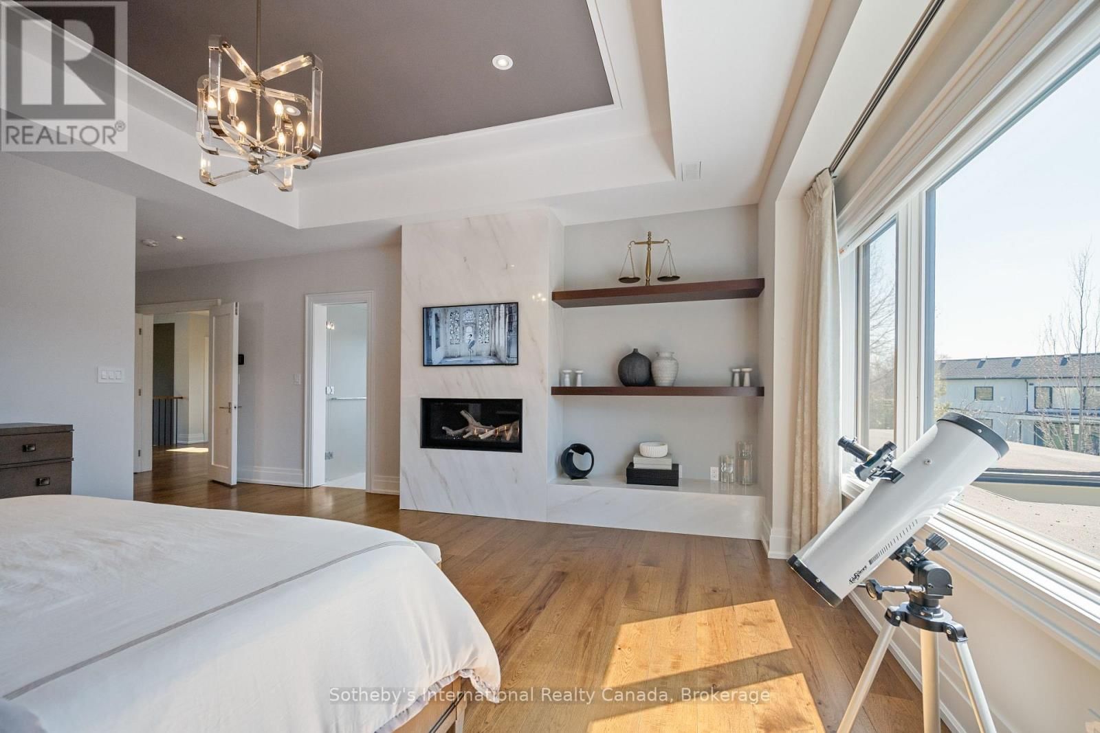 382 SANDHURST DRIVE Image 23