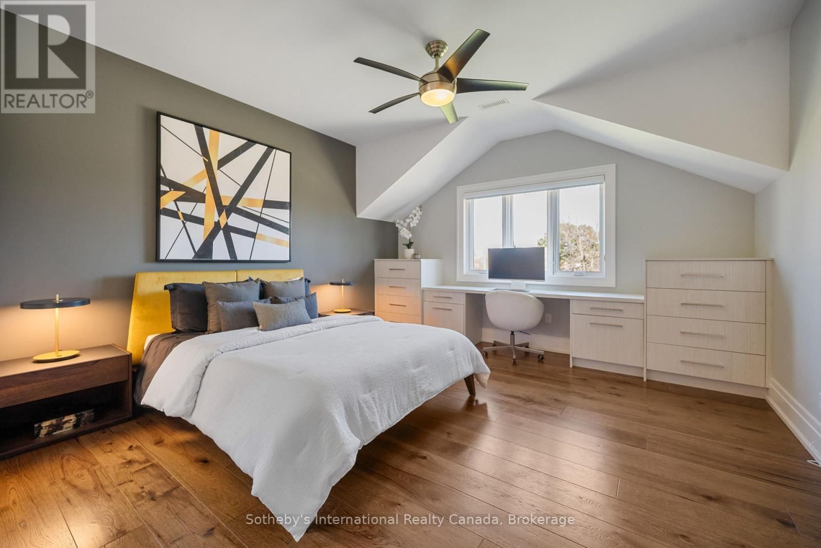 382 SANDHURST DRIVE Image 26